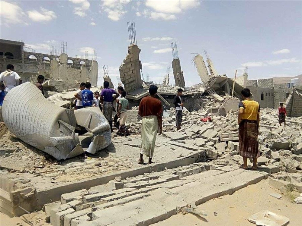 دعت لفتح تحقيق عاجل.. منظمات حقوقية: الحوثيون يرتكبون جرائم حرب جديدة بتفجير منازل المدنيين في البيضاء