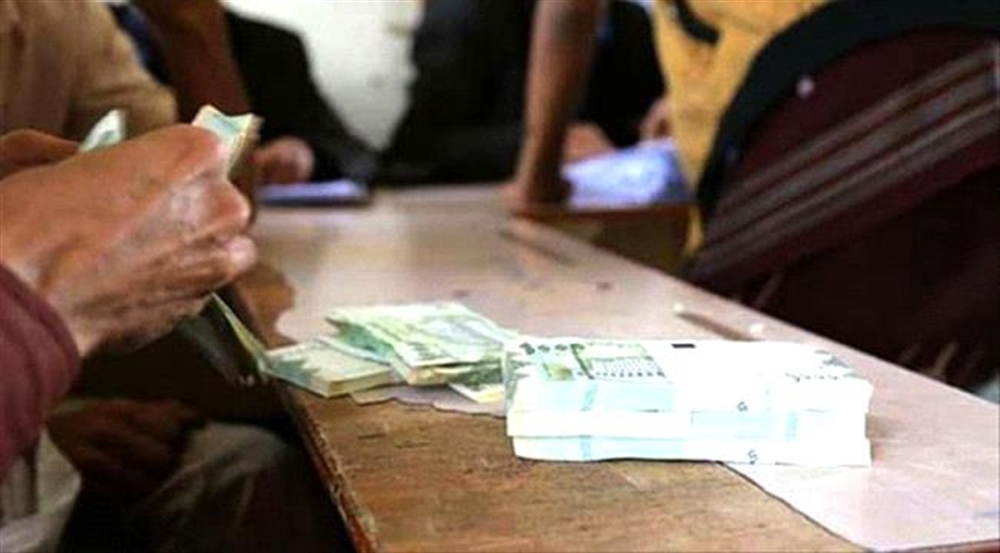 "الداخلية" تبدأ صرف مرتبات منتسبيها لشهر مارس