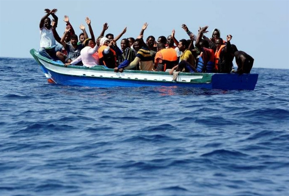 غادروا اليمن باتجاه جيبوتي .... مصرع عشرات المهاجرين بعد غرق سفينتهم بالبحر الاحمر