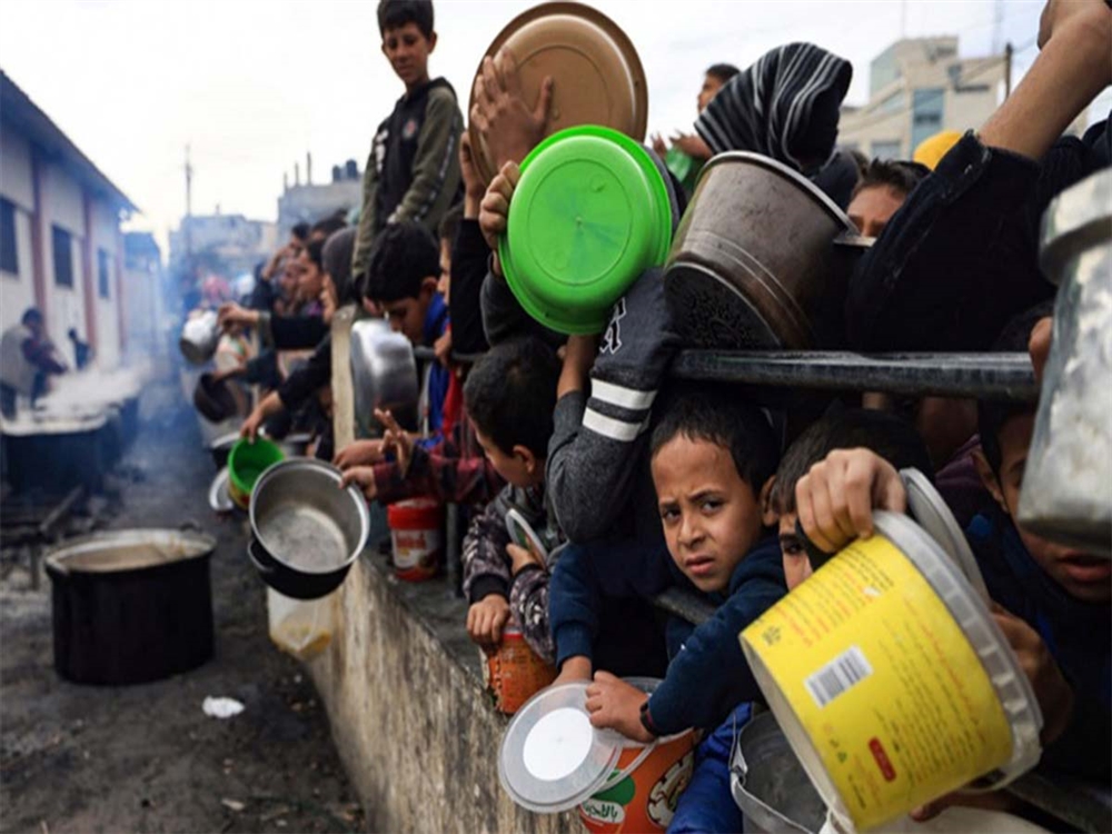 122 شهيدًا جراء التجويع في غزة وتحذيرات من ارتفاع كبير في عدد الوفيات