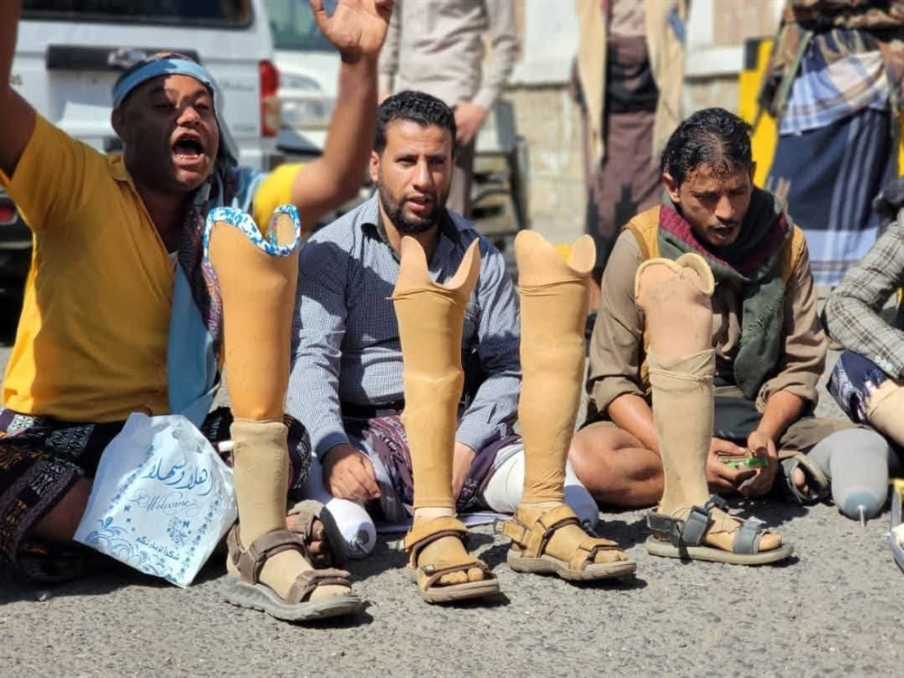 احزاب تعز تعلن تضامنها مع الجرحى وتطالب الحكومة بتنفيذ مطالبهم بصورة عاجلة