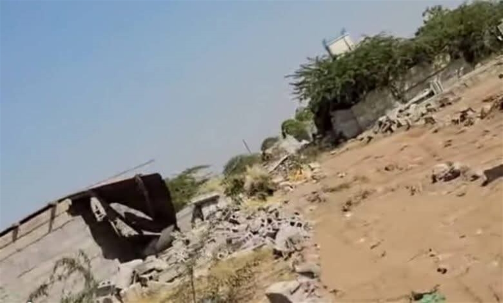 مليشيا الحوثي تداهم إحدى القرى جنوب شرق الحديدة