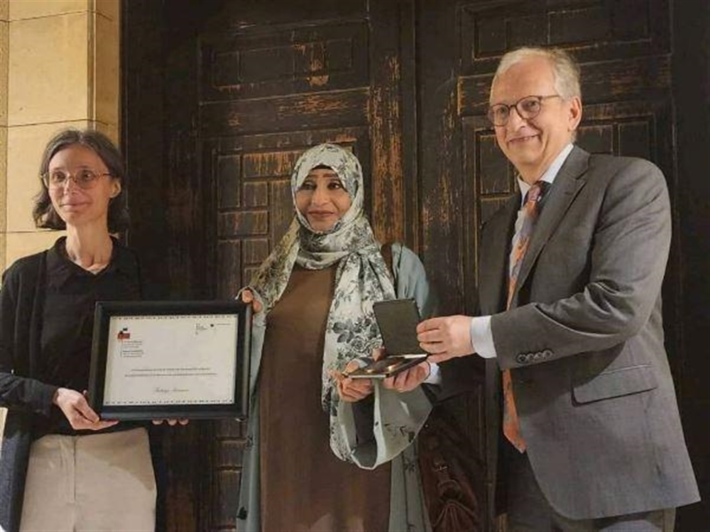 حقوقية يمنية تفوز بالجائزة الفرنسية الالمانية لحقوق الانسان