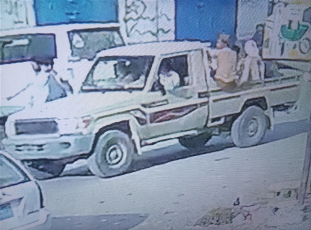 أمن عدن يعلن ضبط مسلحين أغلقوا مدرسة الكويت الثانوية في إنماء