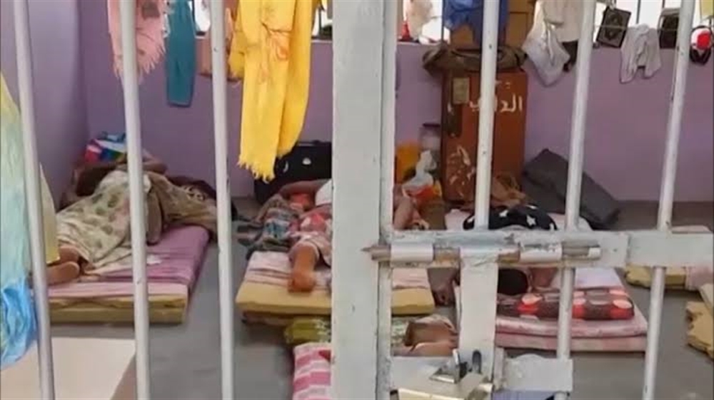 الأمريكي للعدالة يرحّب بقرار إغلاق السجون السرية ويطالب بتحقيقات مستقلة ومحاسبة المسؤولين