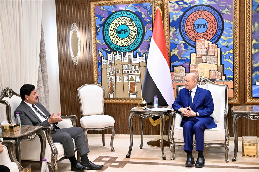 العليمي يؤكد استمرار الدولة في تفكيك منظومة الإفلات من العقاب