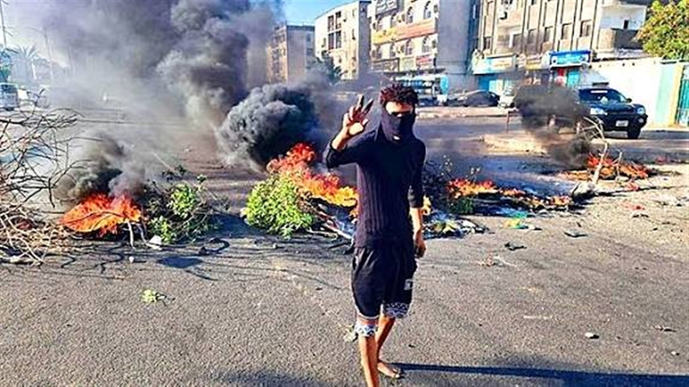 عدن...أعمال شغب لانصار الانتقالي وسط مطالبات بإجراءات أمنية صارمة
