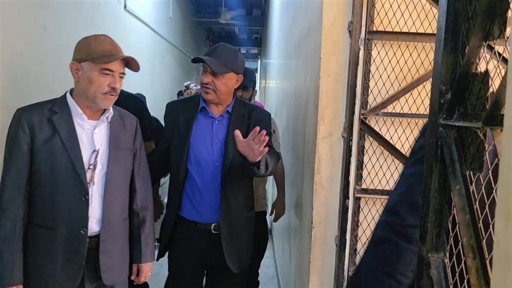 "الوطنية للتحقيق" تعاين سجون ومراكز احتجاز في الحديدة بينها سجن الوحدة 400