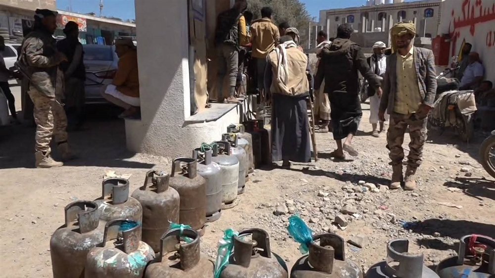 تفاقم أزمة الغاز في تعز وإغلاق محطات الوقود بسبب نقص الإمدادات