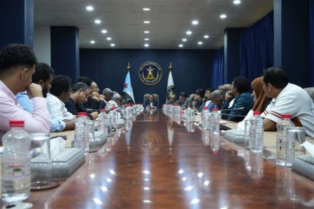 الانتقالي يرفض انعقاد جلسات الحكومة في عدن ويدعو انصاره للتصعيد