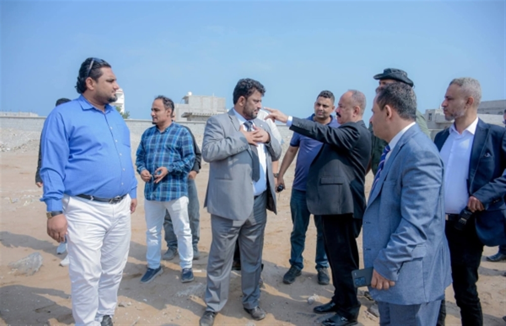 وزير النقل يعلن تشكيل لجنة لتنظيم عمل المنافذ البرية