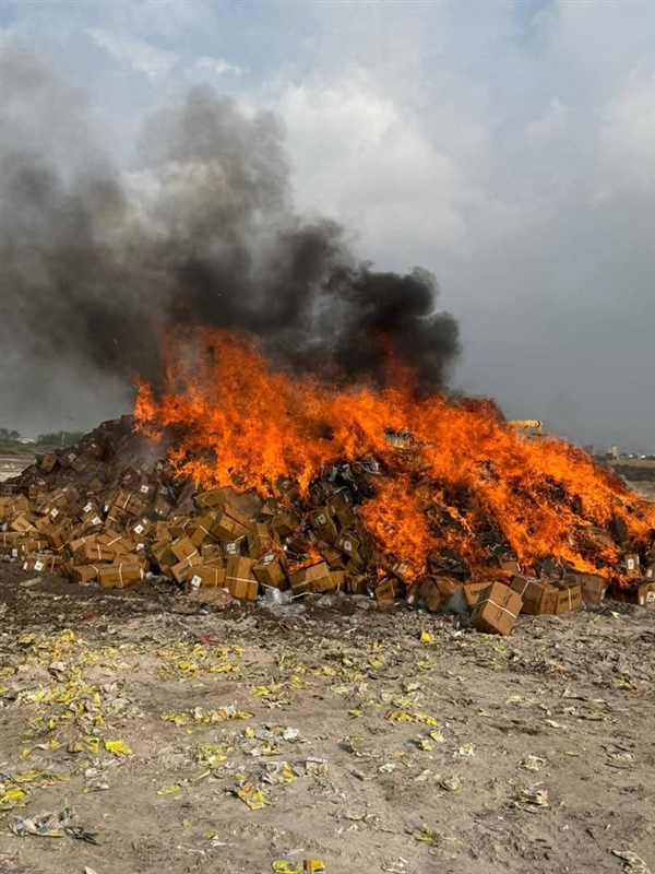 عدن.. النيابة العامة تتلف 125 طنا من المحاليل الوريدية غير المطابقة للمواصفات