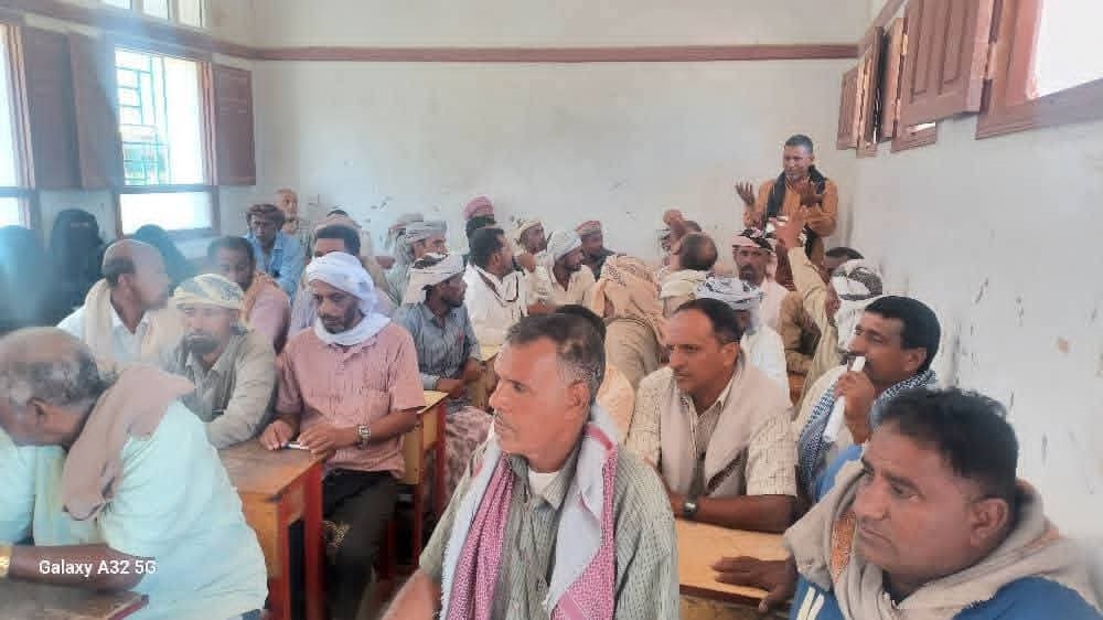 معلمو سقطرى يطالبون بتحسين أوضاعهم المعيشية وصرف مستحقاتهم