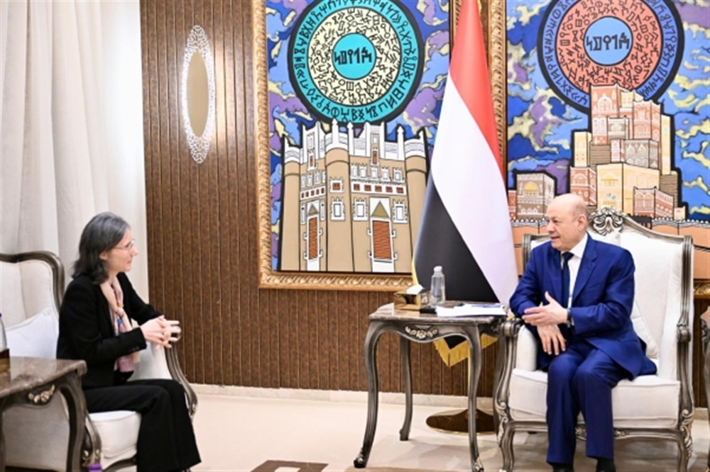 العليمي يحذر من استمرار "استثمار إيران في الحوثيين" ويدعو لتشديد العقوبات الدولية
