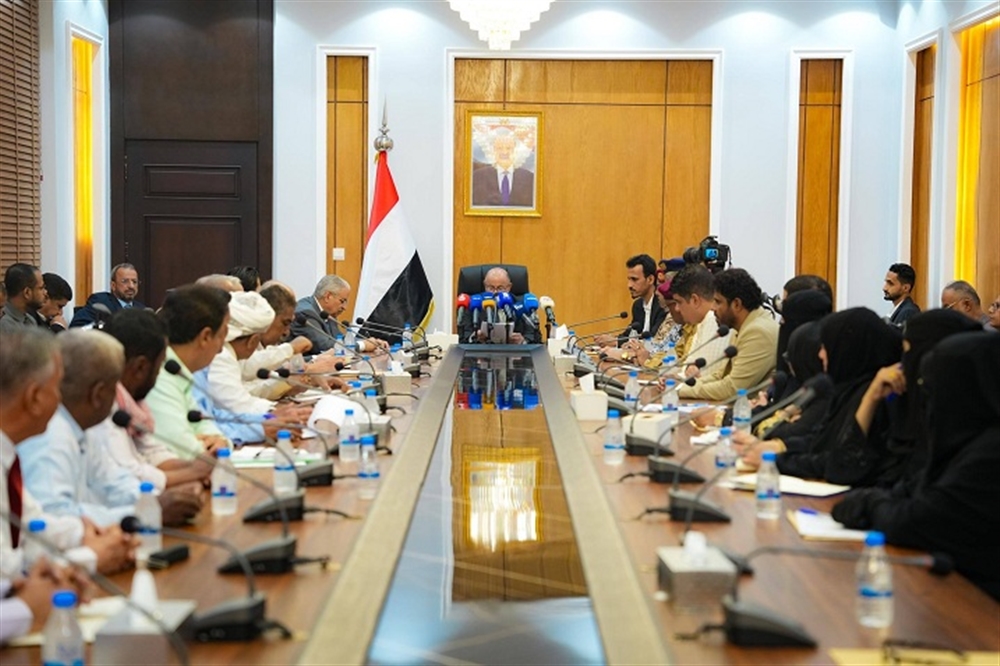 حضرموت.. المحافظ يعلن عن إجراءات إسعافية لمعالجة عجز الكهرباء
