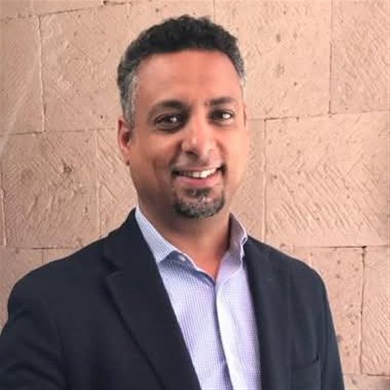 قصة اغتيال وسام قائد.. رحلة تنموي عاد ليبني بلده وانتهت برصاص مجهولين في عدن