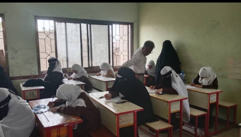 عدن.. ولي أمر يعتدي بالضرب على معلمات في مدرسة حكومية بالشيخ عثمان