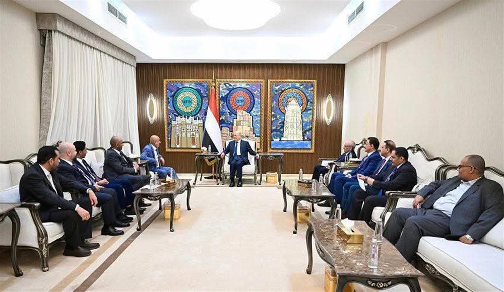 العليمي يؤكد المضي في إغلاق ملف المختطفين والمخفيين قسرا بالكامل