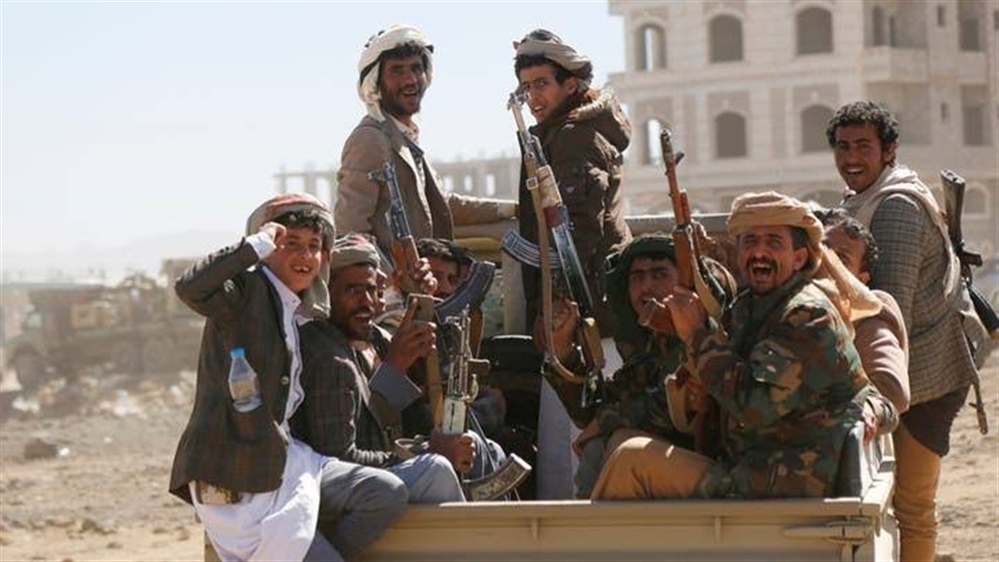 مسلحون حوثيون يقتحمون مبنى سكنياً في إب