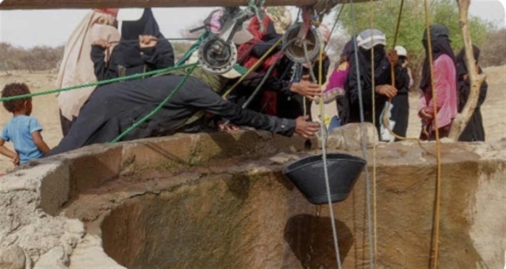وفاة وإصابة أربعة أشخاص بحادث اختناق داخل بئر في تعز