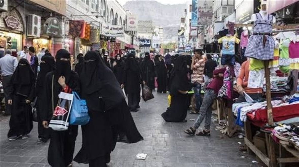 تحرير الدولار الجمركي يربك الأسواق اليمنية قبيل عيد الأضحى