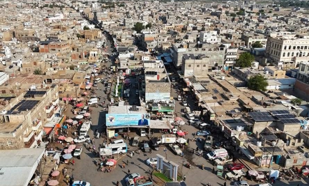 لحج.. اعتقال مواطن على خلفية رفع علم الجمهورية اليمنية فوق منزله