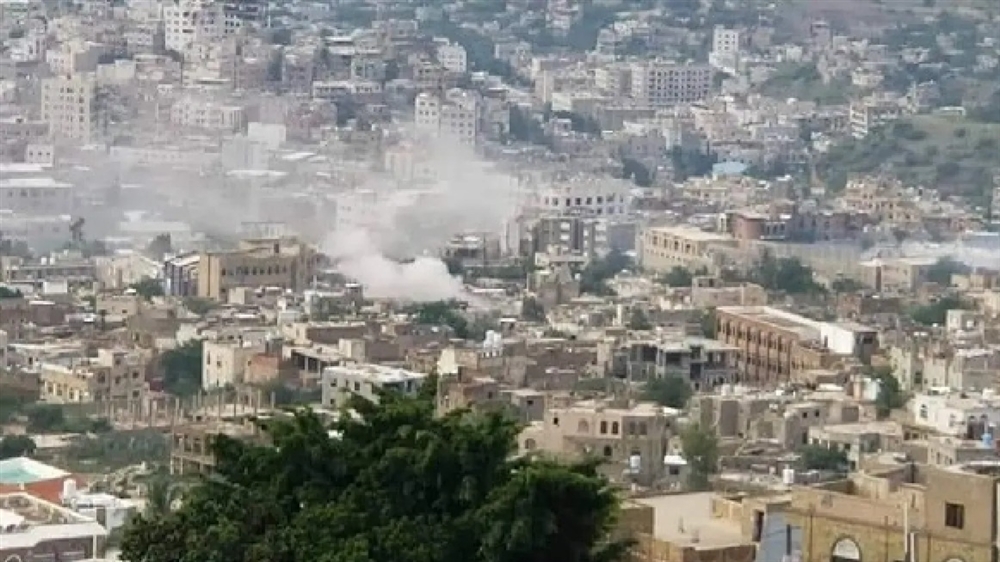 قذائف حوثية تستهدف منازل المدنيين شمال مدينة تعز