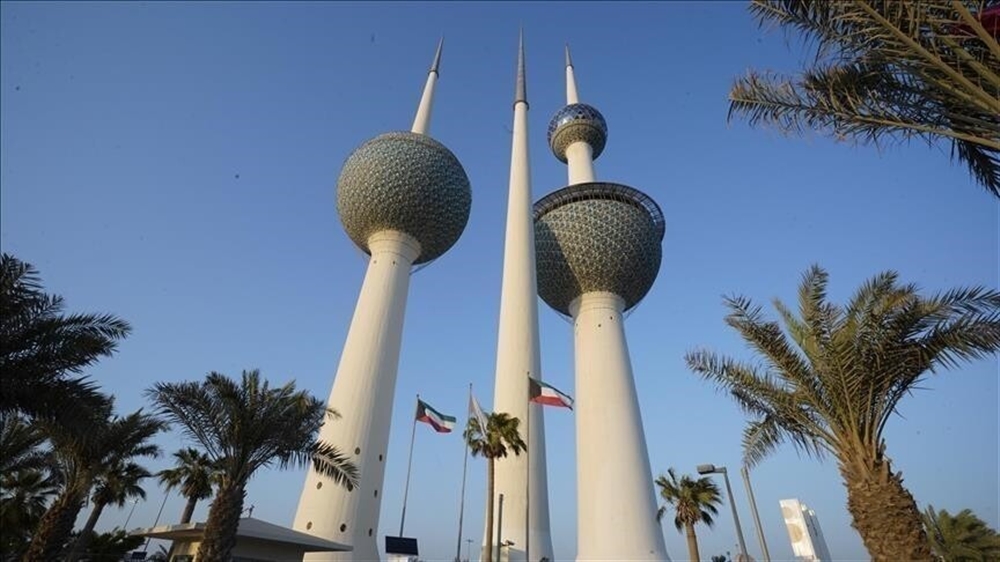 الكويت تطرد دبلوماسيين إيرانيين وتخفض التمثيل الدبلوماسي عقب هجمات صاروخية دامية