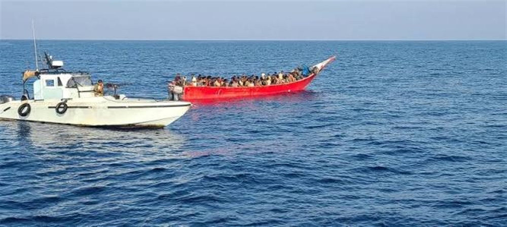 خفر السواحل يعلن مواصلة عمليات البحث والإنقاذ عن قارب على متنه 20 شخصا قبالة المهرة