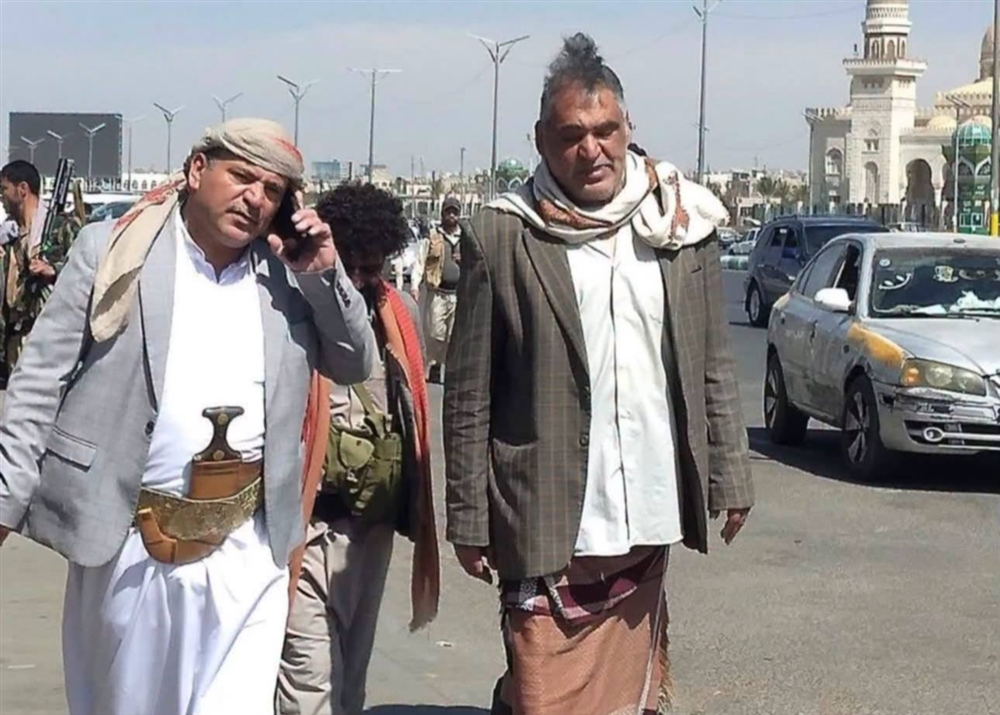 شيخ قبلي يمهل نجل مؤسس مليشيا الحوثي يومًا للإفراج عن شقيقه ويهدد بنكف قبلي في المناطق الوسطى