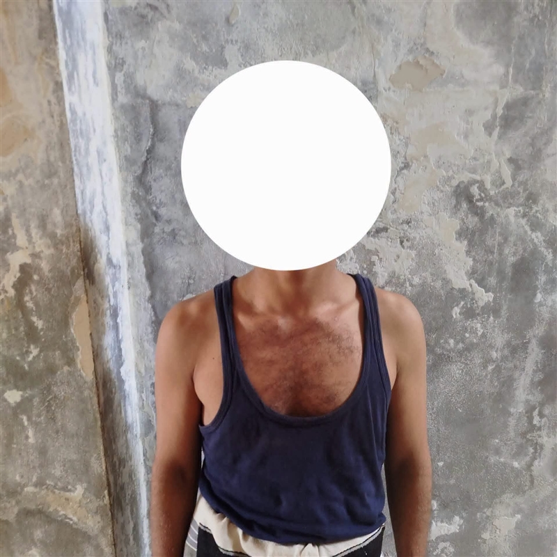 الأجهزة الأمنية بالمهرة تضبط متهمًا بابتزاز امرأة والاستيلاء على أموال ومصوغات ذهبية
