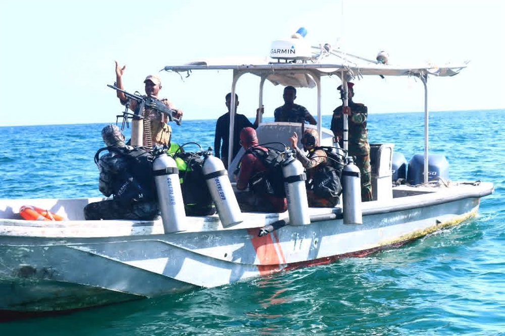 حضرموت.. انتشال جثة غريق وإنقاذ شخصين قبالة سواحل المكلا