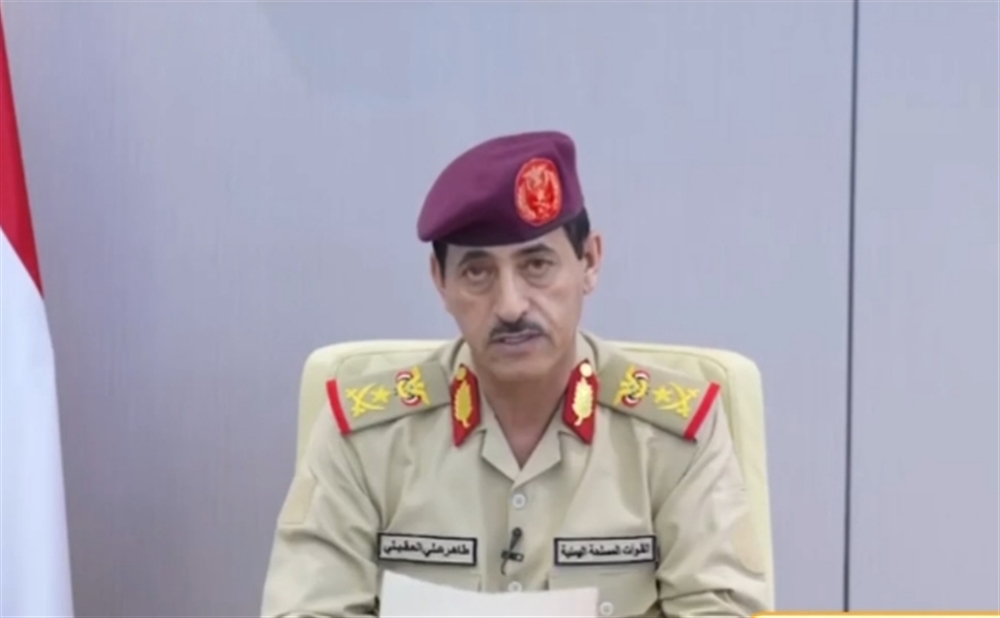 وزير الدفاع: سنرد على اختراق الطيران الإيراني للأجواء اليمنية بكل الوسائل المتاحة