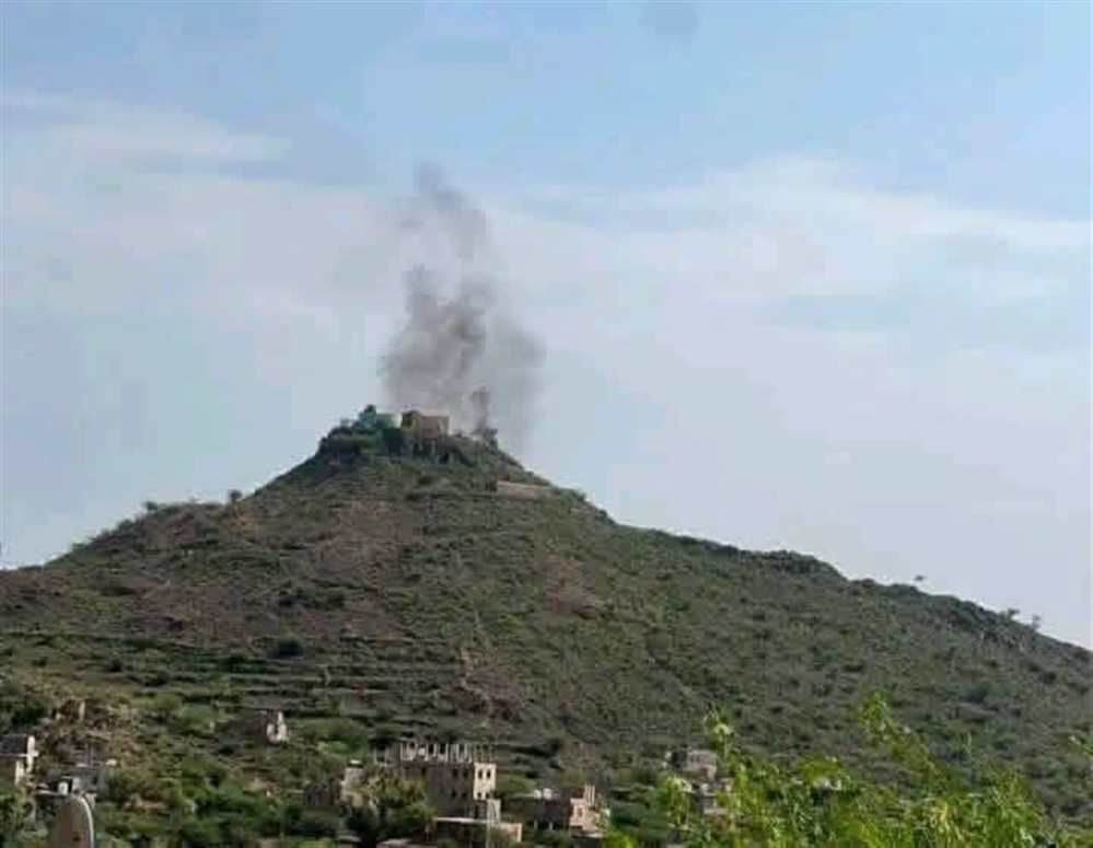 مليشيا الحوثي تجري مناورة عسكرية شرقي تعز