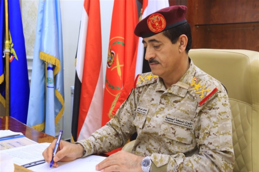 وزير الدفاع يعلن اعتماد آلية جديدة لصرف مرتبات الجيش