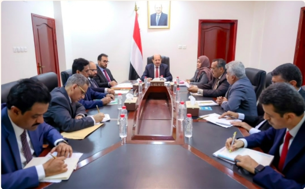 رئيس الوزراء يرأس أول اجتماع للجنة الإصلاح المؤسسي في عدن لبدء إعادة هيكلة مؤسسات الدولة