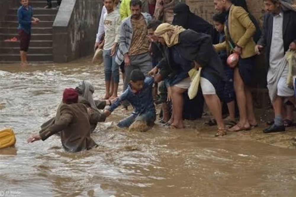 تقرير دولي: وفاة وإصابة 110 شخصا وتضرر 7600 أسرة جراء السيول والفيضانات خلال شهر ونصف