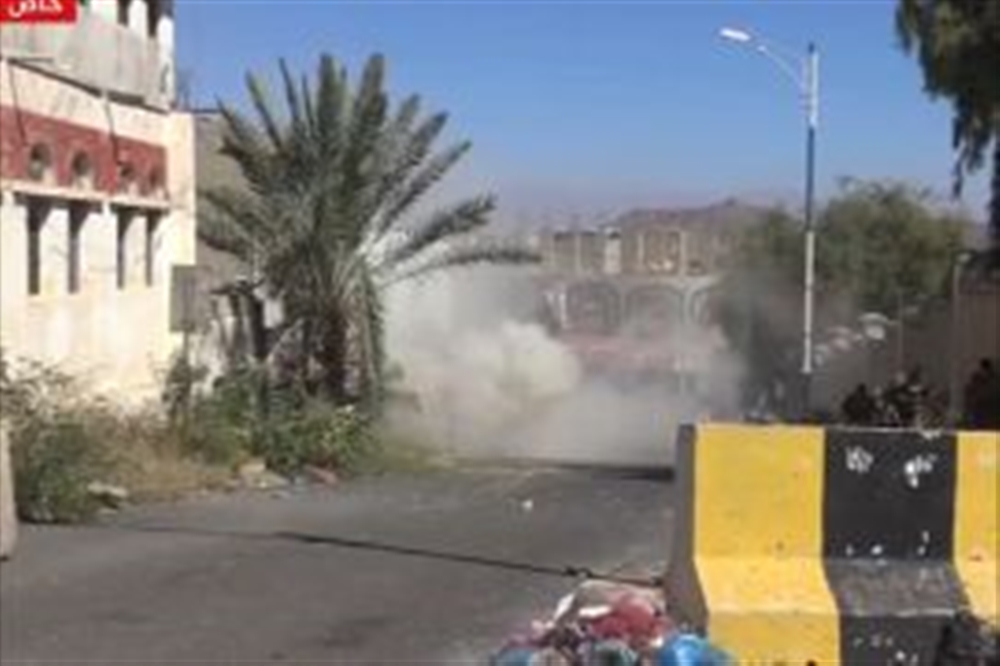 مليشيا الحوثي تستهدف الأحياء السكنية بمدينة تعز بالصواريخ الباليستية