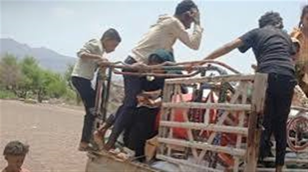 مليشيا الحوثي تقتل 3 نازحين بينهم طفلان وتصيب شقيقتهم جنوب الحديدة