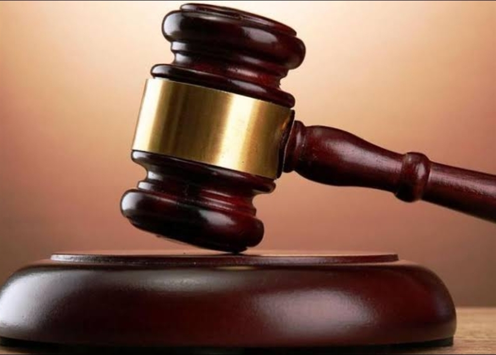 شيخ حوثي يقتحم محكمة بالحديدة ويعتدي على محامية ومركز حقوقي يطالب بالتحقيق
