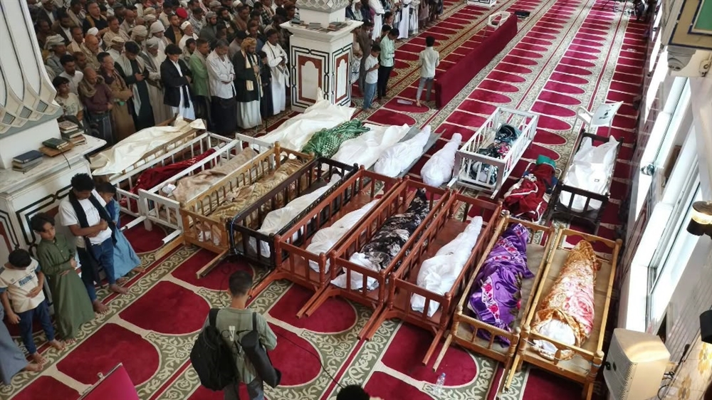 تعز تشيّع 18 شهيدًا معظمهم مدنيون سقطوا بقصف حوثي
